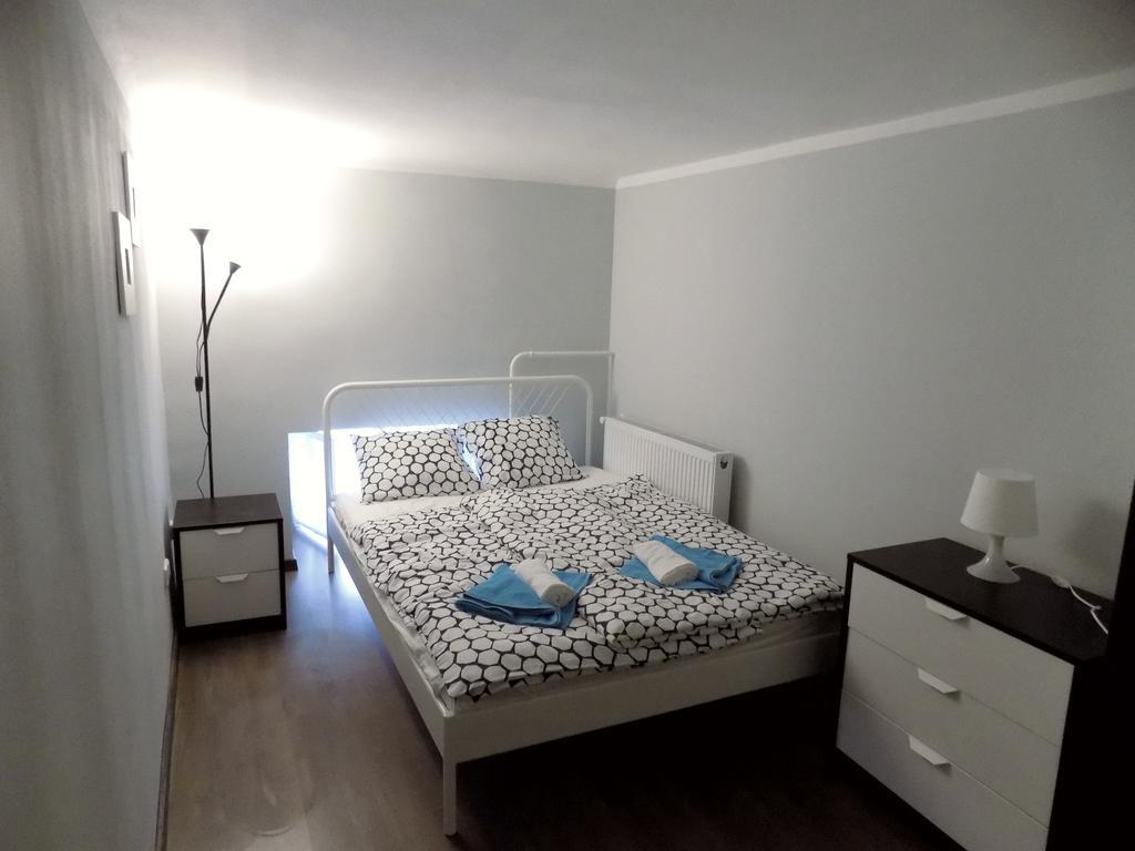 Where The Wild Roses Grow Apartment Budapest